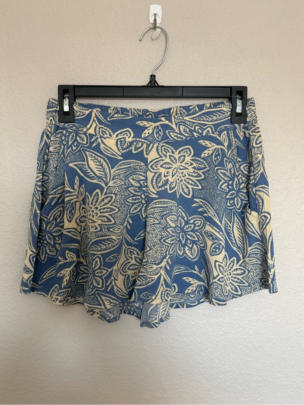 Roxy Blue and Cream Floral Shorts with Pleated Front and pockets